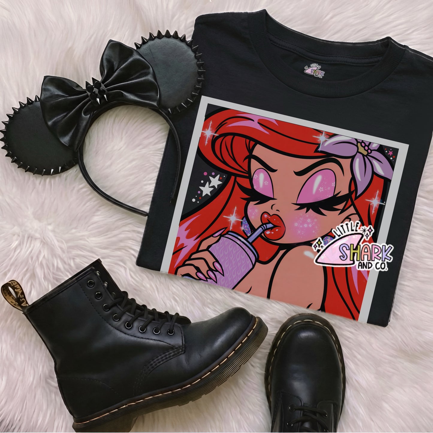 Too GLAM to give a Clam - Black Tees